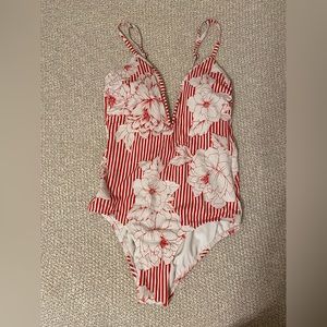 Kona Sol 1-piece bathing suit